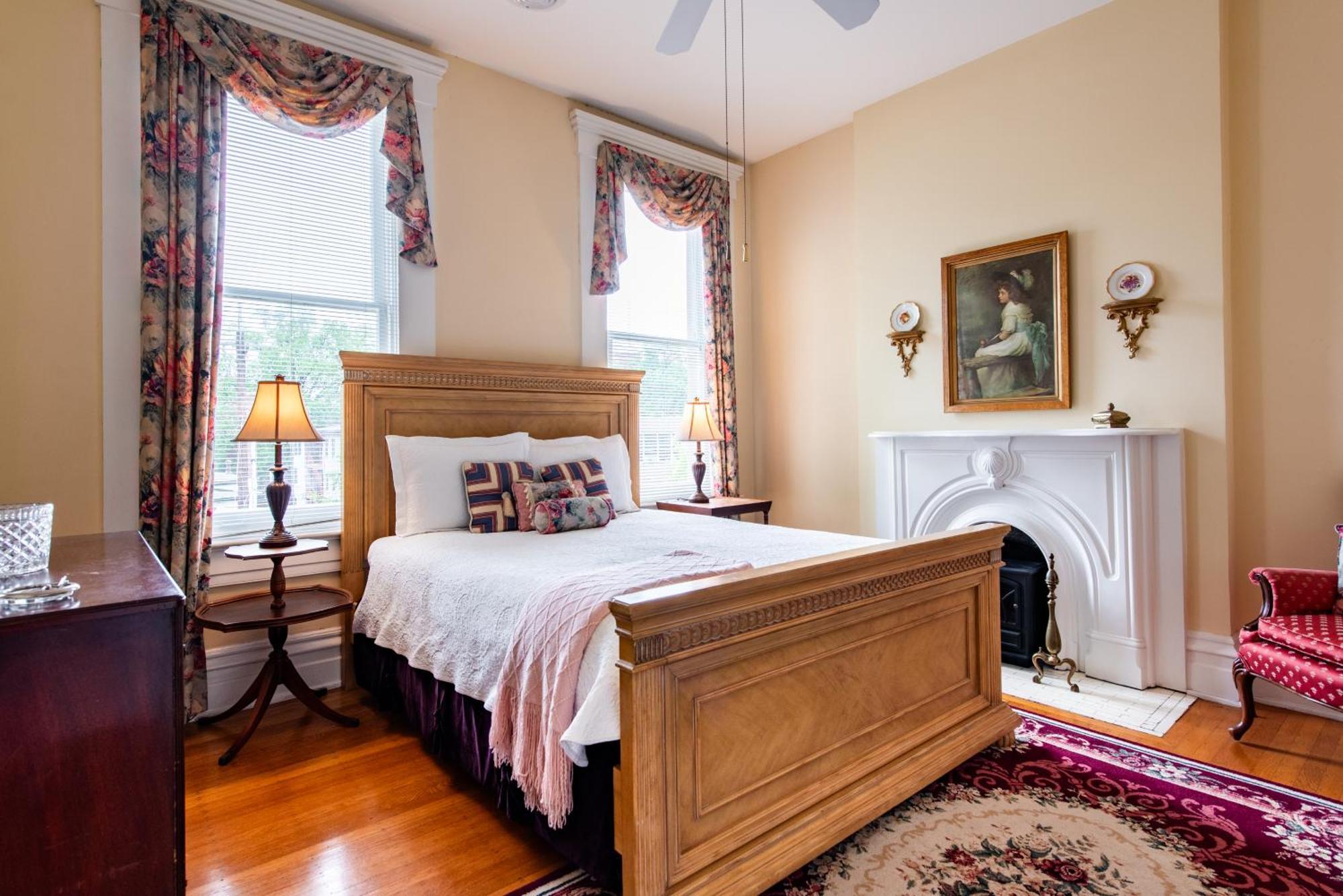 Dupont Mansion Bed & Breakfast Louisville Exterior photo