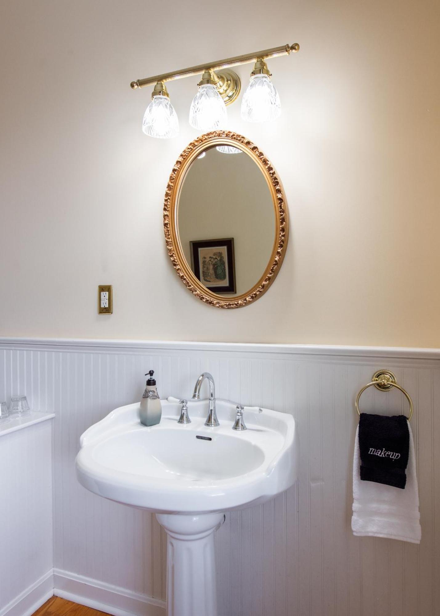 Dupont Mansion Bed & Breakfast Louisville Room photo