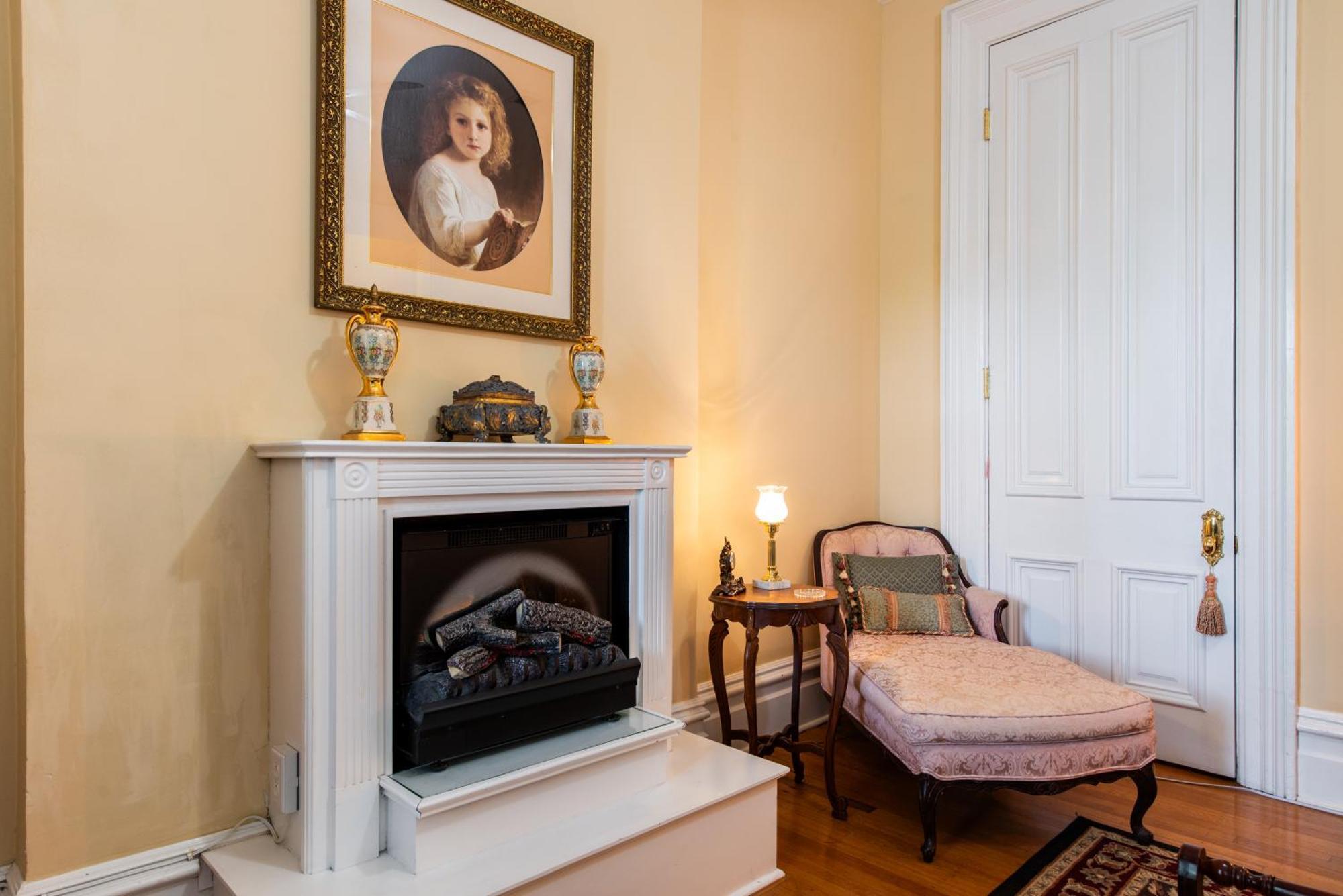 Dupont Mansion Bed & Breakfast Louisville Room photo