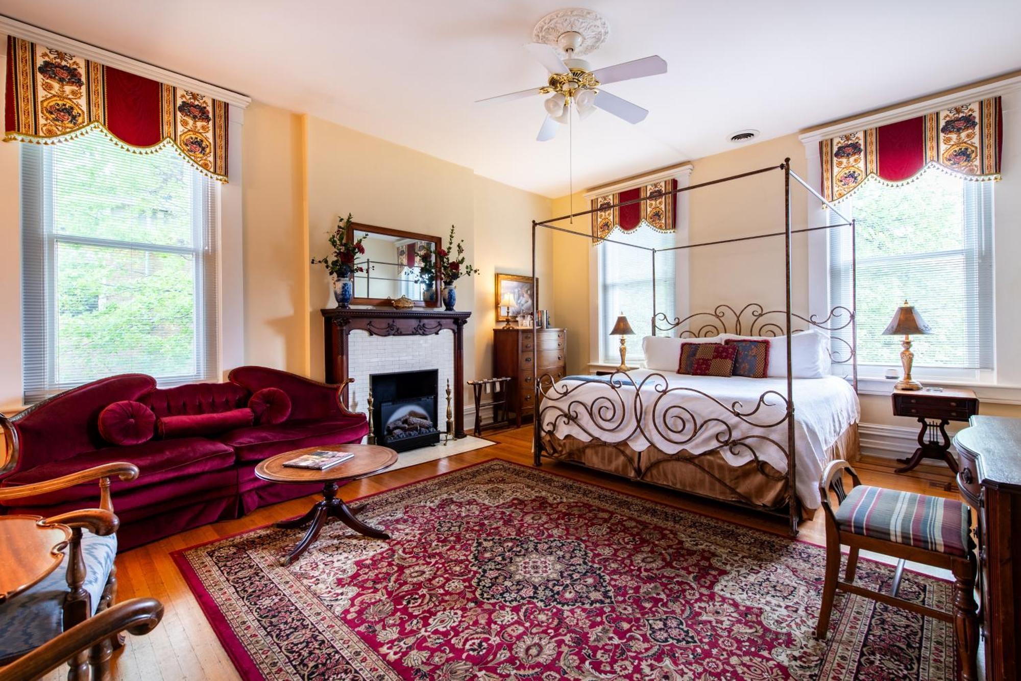 Dupont Mansion Bed & Breakfast Louisville Room photo