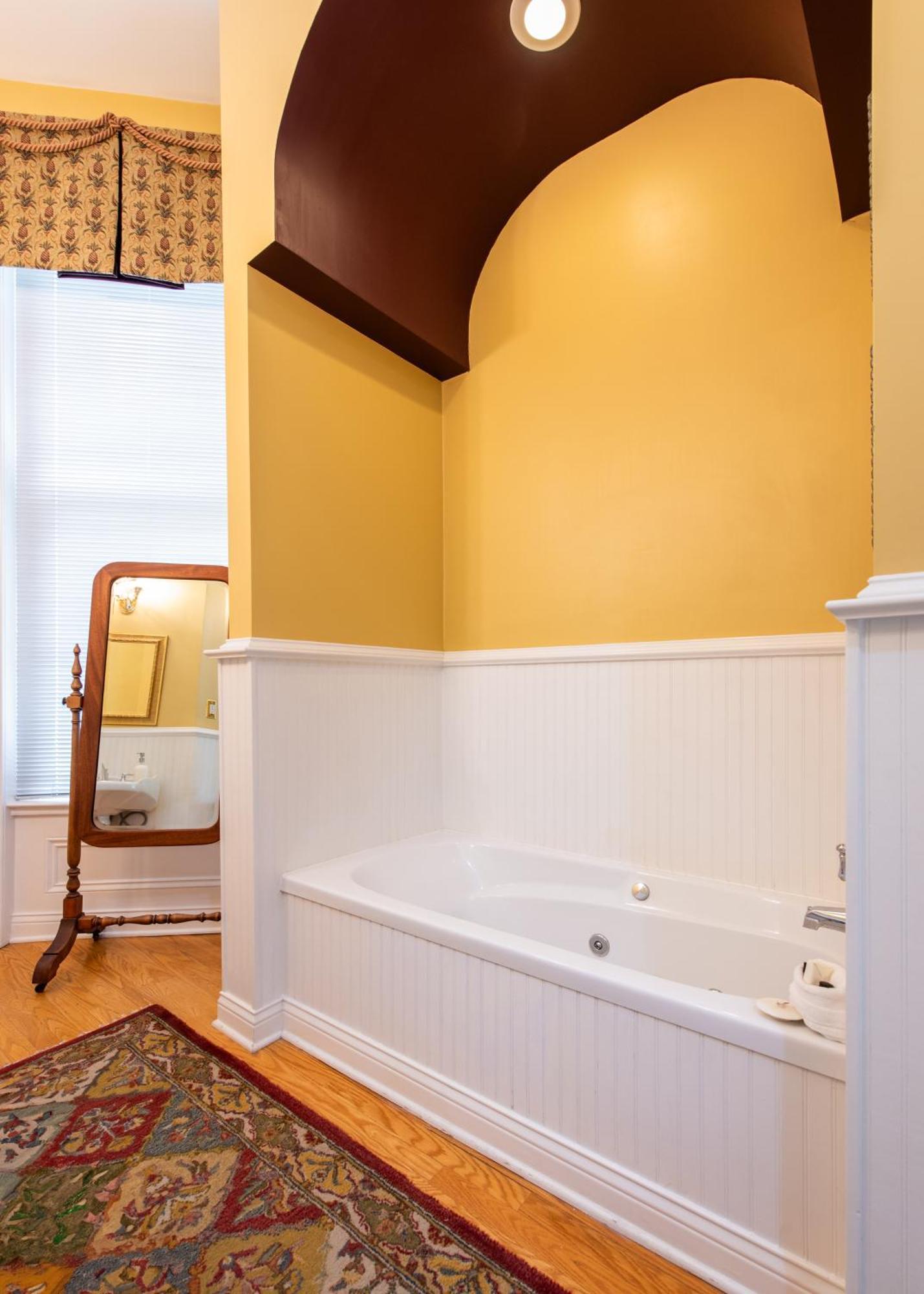 Dupont Mansion Bed & Breakfast Louisville Room photo