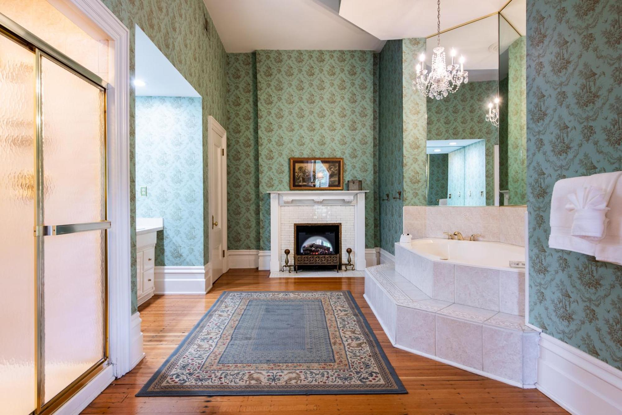 Dupont Mansion Bed & Breakfast Louisville Room photo