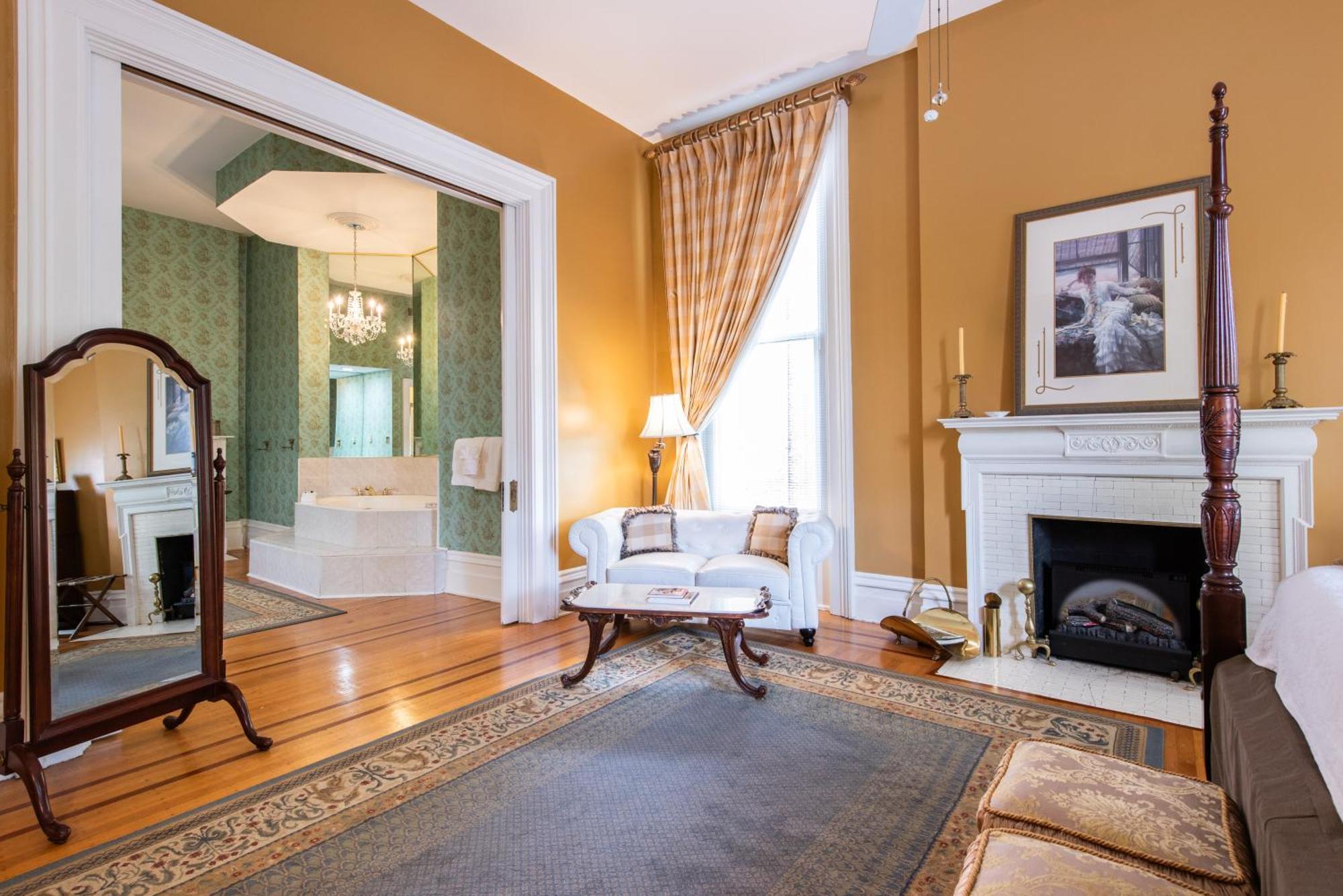 Dupont Mansion Bed & Breakfast Louisville Room photo