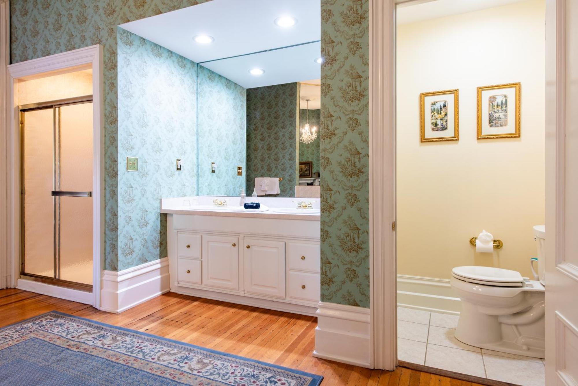 Dupont Mansion Bed & Breakfast Louisville Room photo